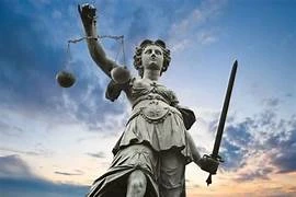 EL TRIBUNAL POLÍTICO CONSTITUCIONAL ESPAÑOL